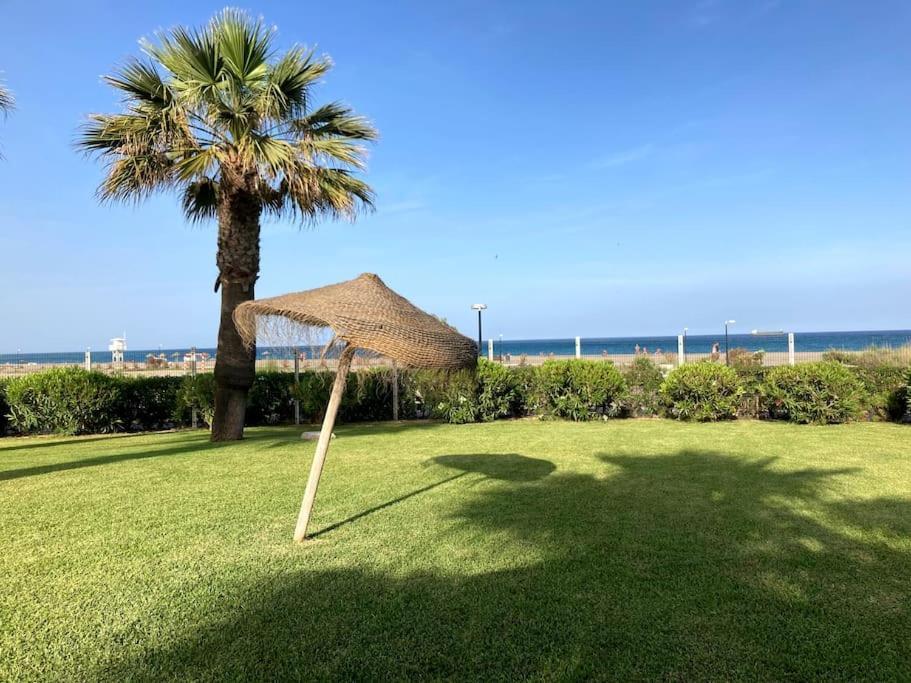 Atico Con Vistas Al Mar En Primera Linea De Playa Вера Екстериор снимка